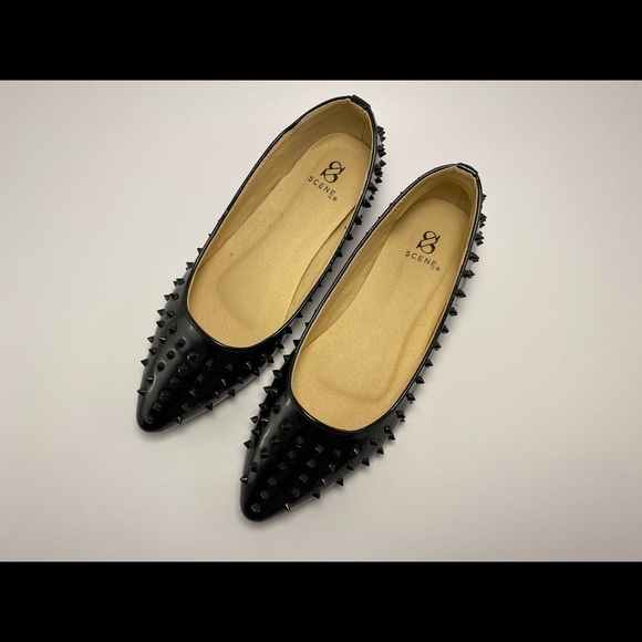 Scene by Shoe Dazzle Penny Spiked Flats - Picture 2 of 7